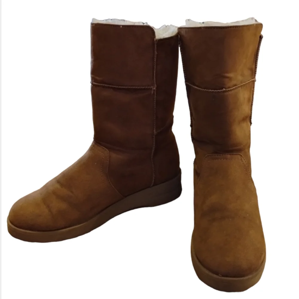New Pacifica Women's Brown Faux Leather Fur Lined Boot Size 8